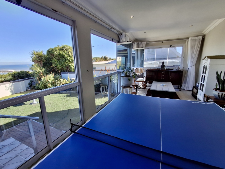 5 Bedroom Property for Sale in Grotto Bay Western Cape